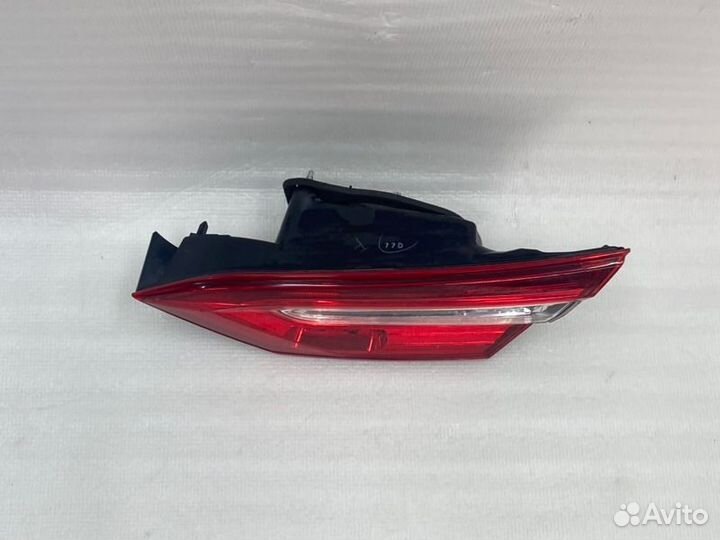 Фонарь внутренний задний правый Toyota Camry