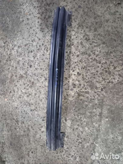 Усилитель заднего бампера Golf 5