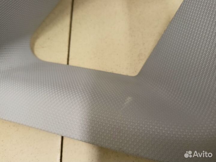 Обшивка стойки A1 2010