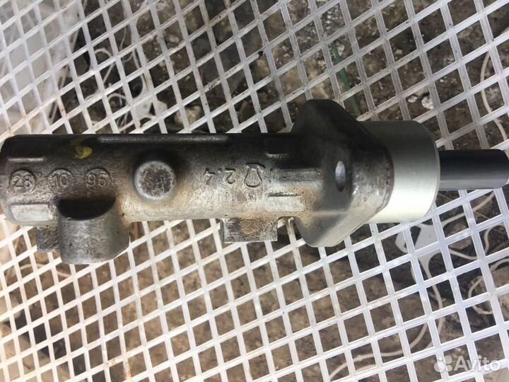 Цилиндр тормозной главный Сеат Кордоба