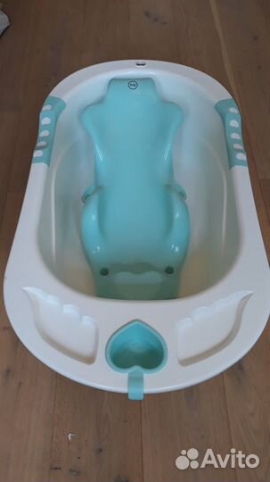 Детская ванночка для купания с подставкой