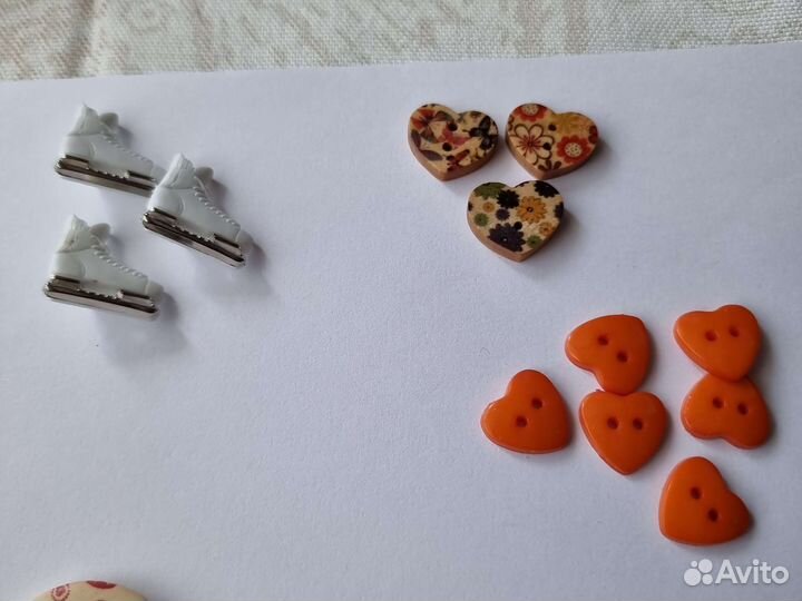 Пуговицы деревянные сердечко конек