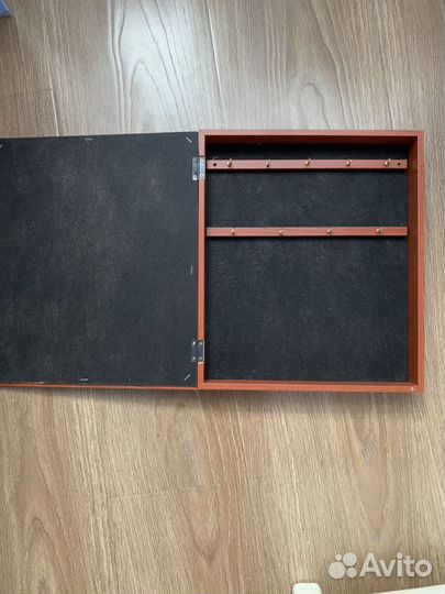 Ключница настенная