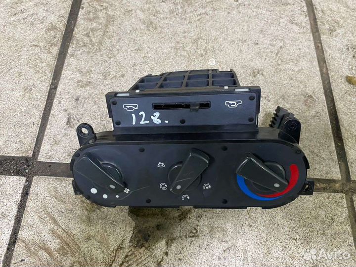 Блок управления отопителем Hafei Brio HFJ7110