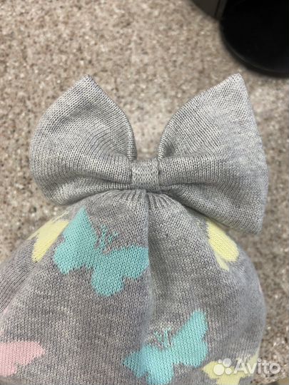 Шапочка новая на девочку 44-46