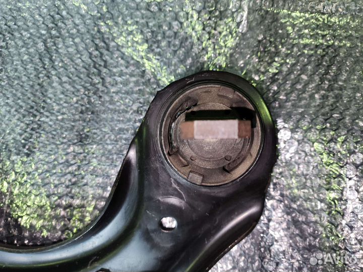 Задний левый продольный рычаг Mazda cx-5