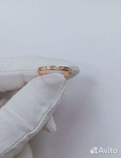 Кольцо с природным камнем Золото