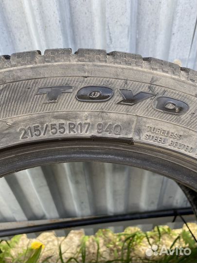 Toyo Observe Garit GIZ 215/55 R17 94T