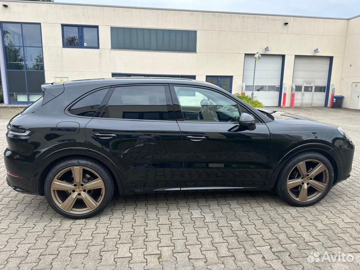 Porsche Cayenne 3.0 AT, 2023, 9 900 км