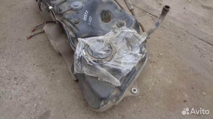 Бак топливный Lexus IS (XE30)