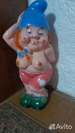 Фарфоровые статуэтка