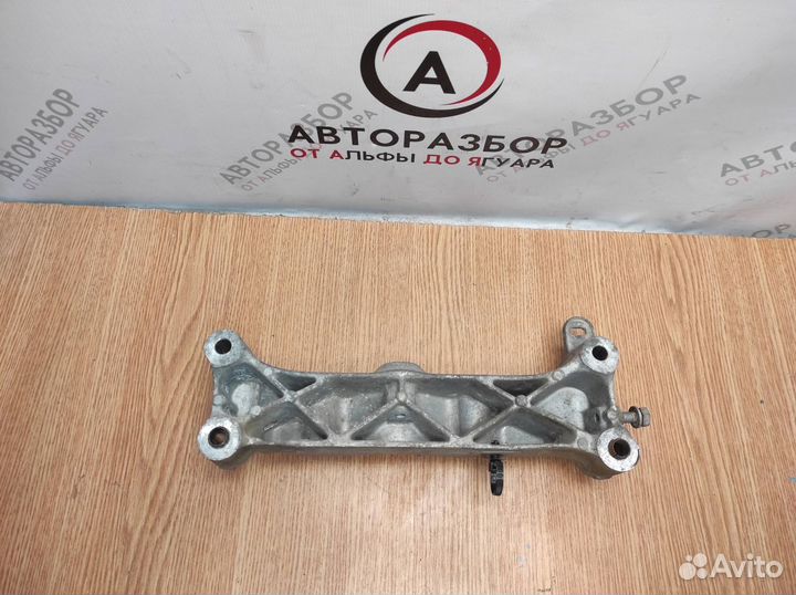 Кронштейн двигателя правый Peugeot Peugeot Citro