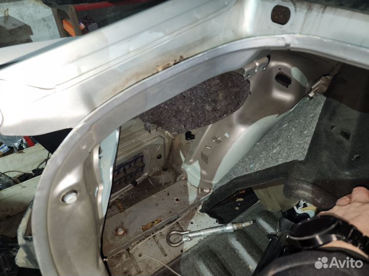 Четверть Peugeot 407 задняя левая