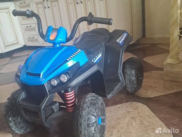 Детский квадроцикл на аккумуляторе