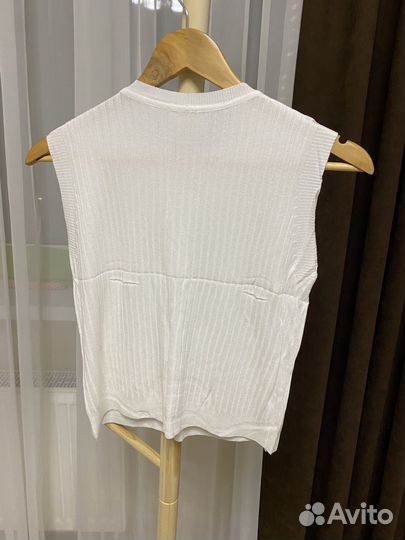 Белая майка и черная майка