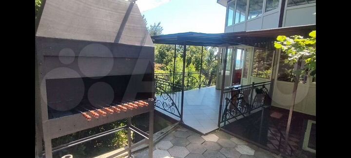 Дом 700 м² на участке 9 сот.