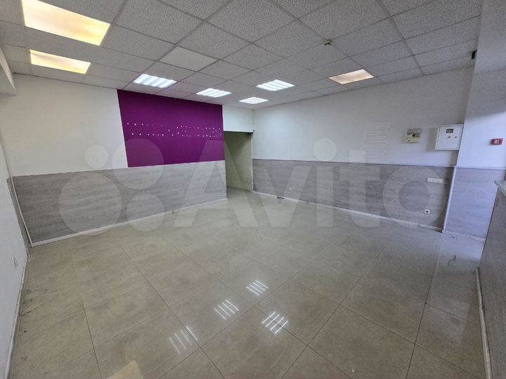 Пожарова - Магазин, Салон Красоты/Кофейня, 65 м²