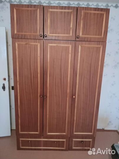 Шкаф