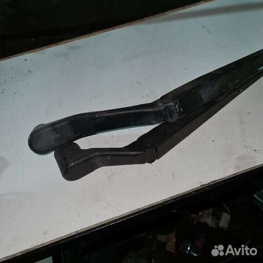 Поводок дворника mitsubishi lancer cedia