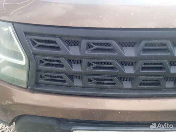 Решетка радиатора renault duster