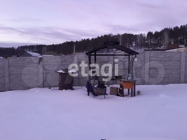 Дом 297 м² на участке 9,6 сот.