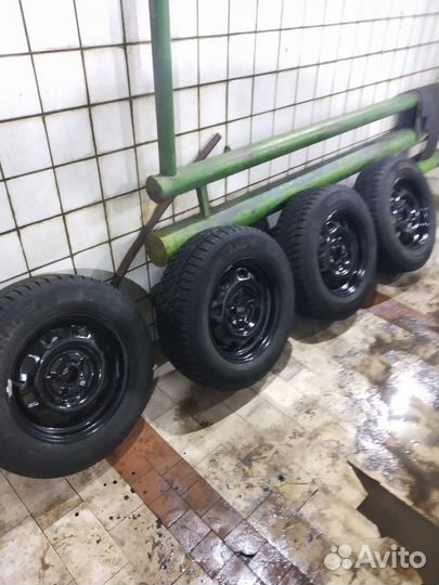 Покрышки Vredestein 195/70 R15 C на дисках