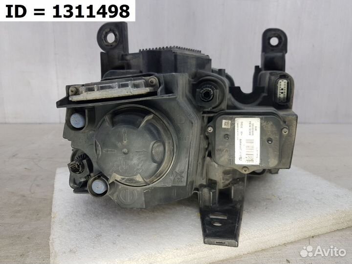 Фара правая Jeep Grand Cherokee