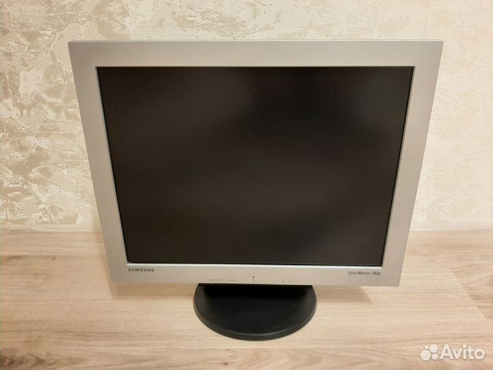 Монитор Samsung 152v 15