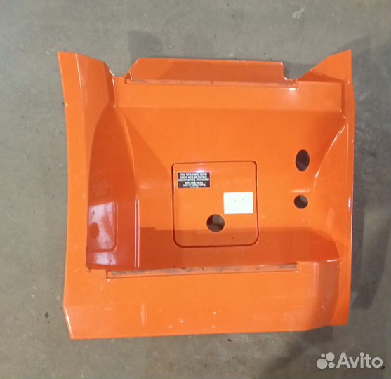 Корпус подножки правый Mercedes Benz