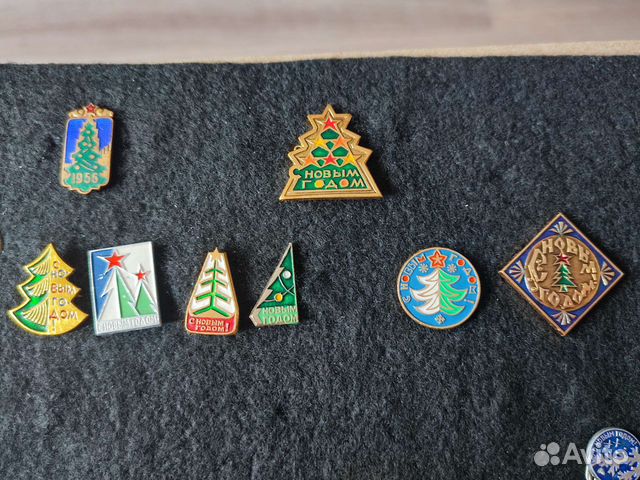 Значки новогодние ёлочки, кремлевская ёлка 1956