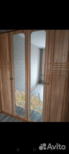 Шкаф