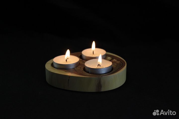 Подсвечник из яблони на три чайные свечи