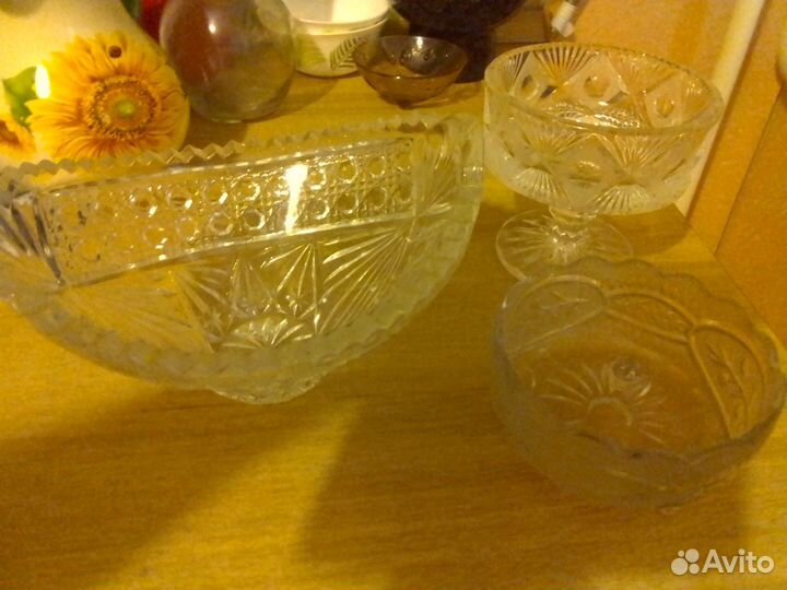 Продам хрусталь:вазы,рюмки,стаканы,салатницы,конфе