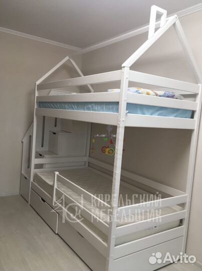 Кровать двухъярусная 