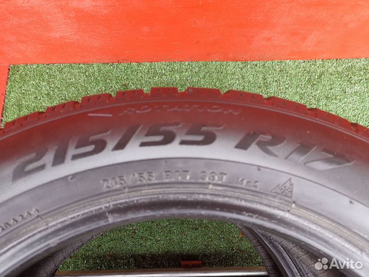 Pirelli Ice Zero 215/55 R17 98T