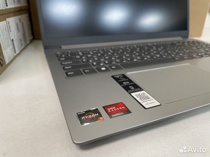 Ноутбук lenovo ideaPad 1 / Ryzen 5 3500U / 8GB/512