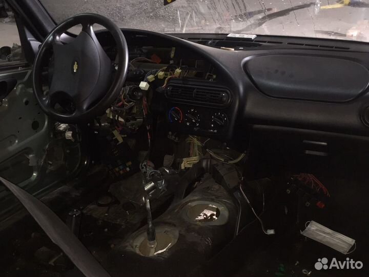 Торпедо chevrolet niva