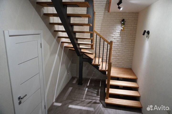 Лестница на монокосоуре на второй этаж