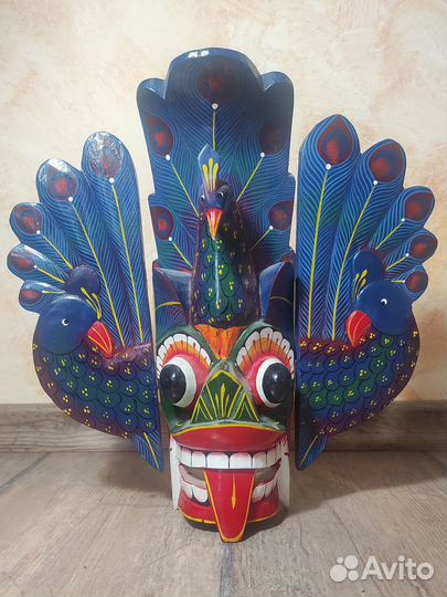 Маска театральная африканская и азиатская