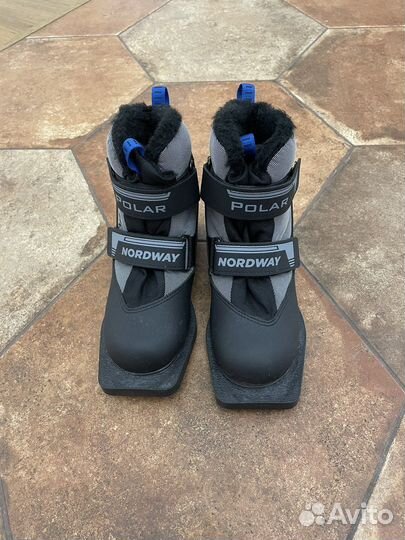 Лыжные ботинки детские 34 размер