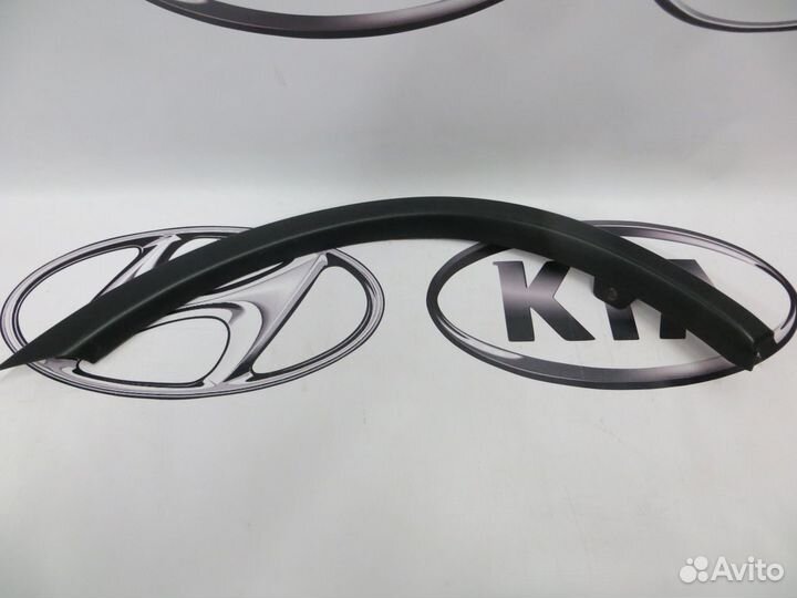 Молдинг крыла задний правый Mitsubishi Outlander 3