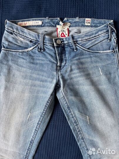 Джинсы женские