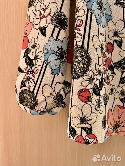 Летняя цветочная блуза с резинкой на плечах, M