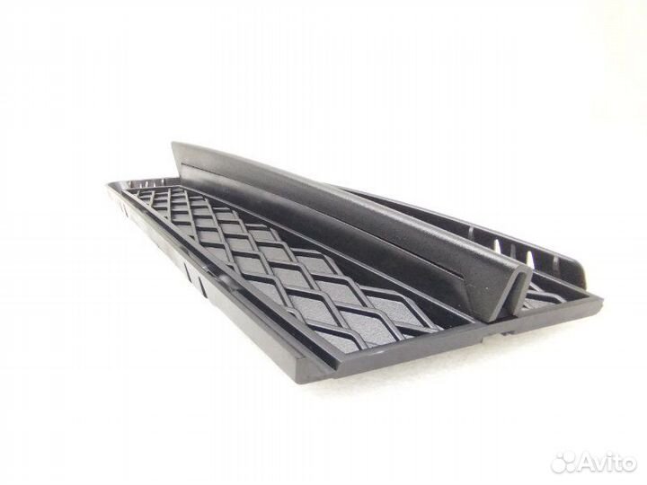 Решетка в бампер передняя левая Bmw 3-Series E90