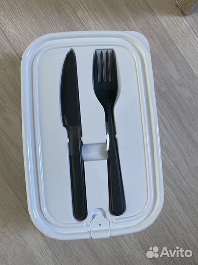 Ланчбокс с вилкой и ножом