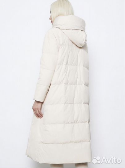 Пуховик молочный