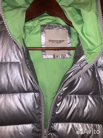 Серебристый зимний пуховик Broadway