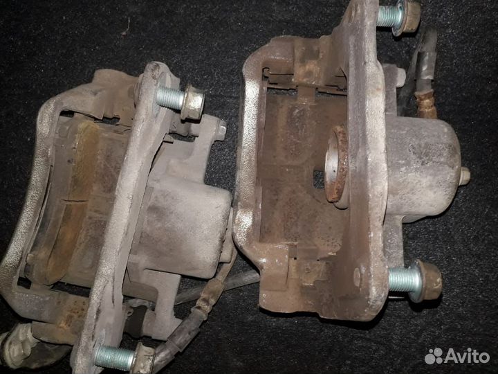 Суппорта Toyota передние пара GX110