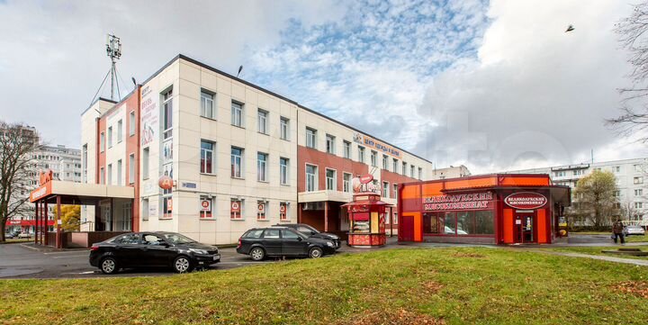 Здание, 3250 м²
