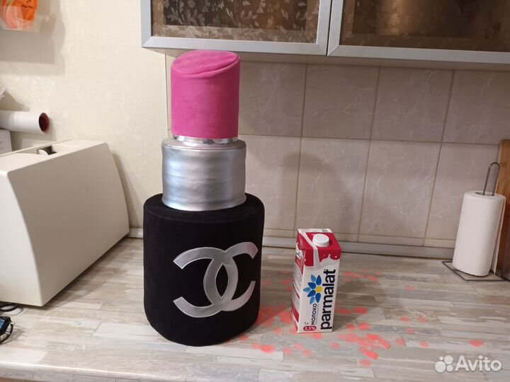 Помада гигант